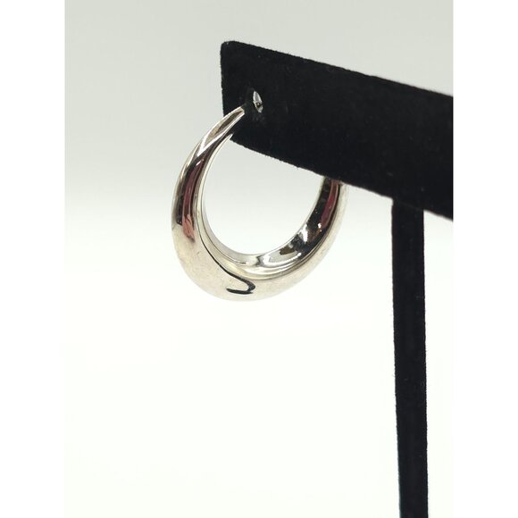 Vintage-Inspired Polished Silver-Tone Hoop Earrings With Push Back Closure Light - Picture 3 of 4